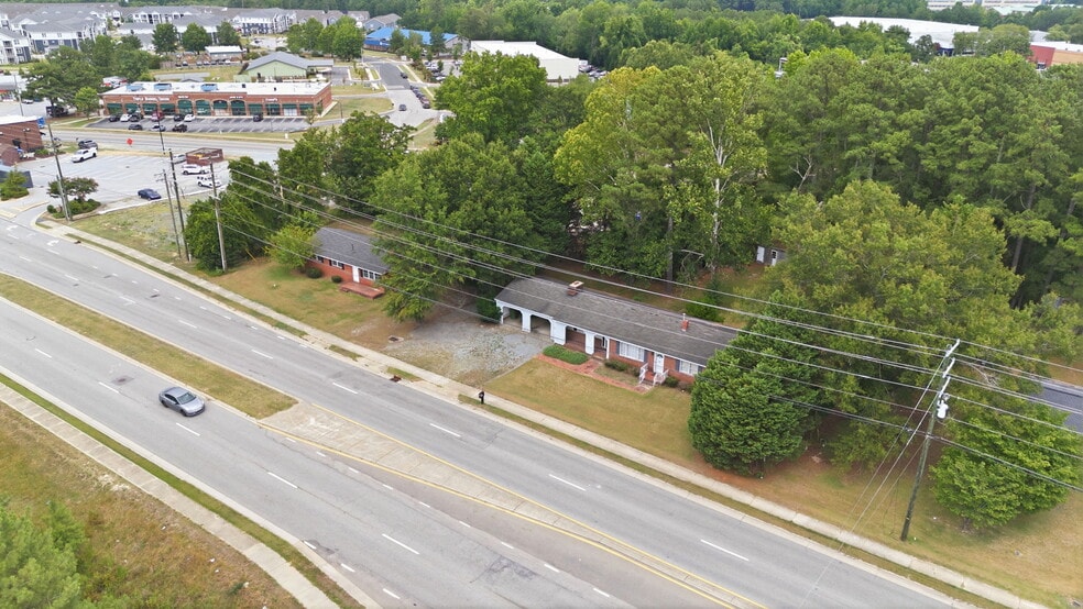 2028 N Broad St, Fuquay Varina, NC for sale - Primary Photo - Image 1 of 5