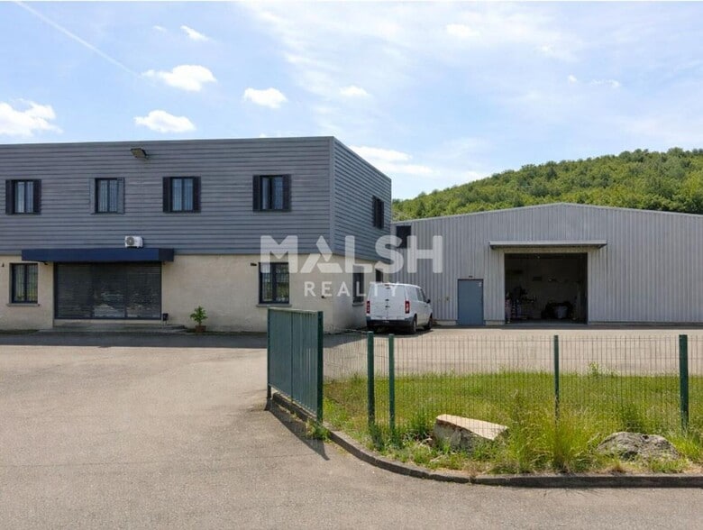 Flex in Saint-Quentin-Fallavier for lease - Building Photo - Image 1 of 8