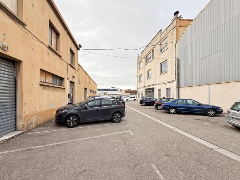 Bureau dans Marseille à louer - Photo du bâtiment - Image 2 de 24