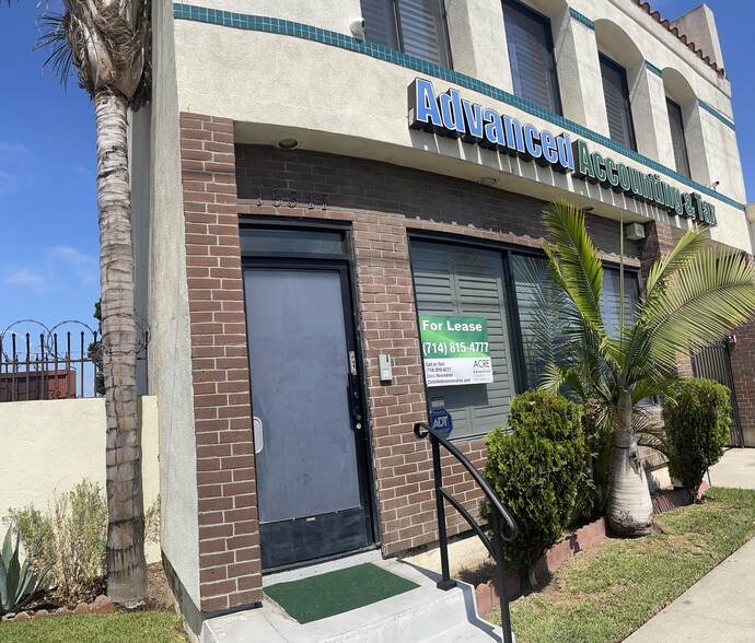 15317 Lakewood Blvd, Paramount, CA for lease - Building Photo - Image 3 of 12