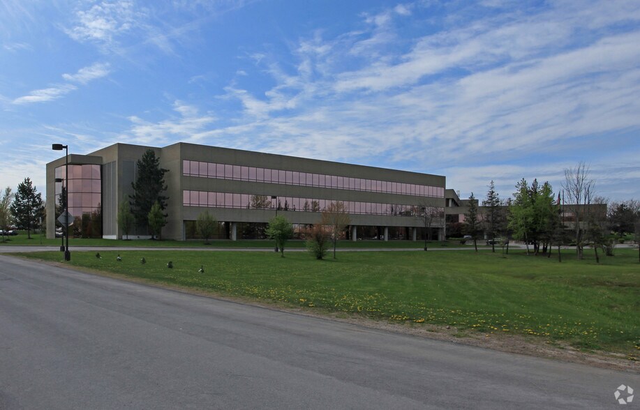5950 Airport Rd, Oriskany, NY à louer - Photo du bâtiment - Image 2 de 7