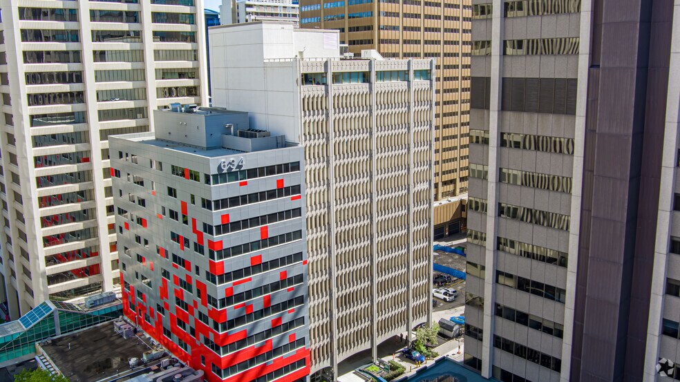 630 6th Ave SW, Calgary, AB à louer - Photo du bâtiment - Image 1 de 18