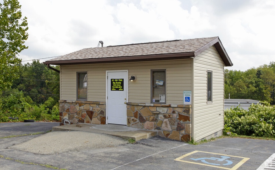1268 Pittsburgh St, Uniontown, PA for sale - Primary Photo - Image 1 of 4
