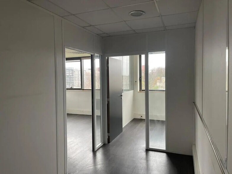 Industrial in Saint-Denis for lease - Building Photo - Image 2 of 19