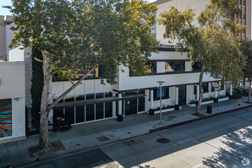 232 N Lake Ave, Pasadena, CA à louer - Photo principale - Image 1 de 4