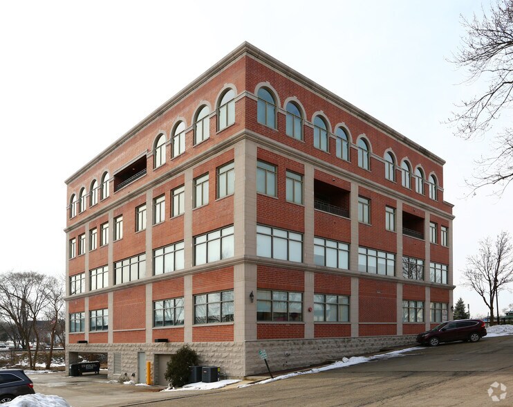 127 N Walnut St, Itasca, IL à vendre - Photo du bâtiment - Image 3 de 12