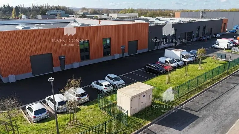 1 Rue Des Boursaults, Champagne-sur-Oise à louer - Photo du bâtiment - Image 2 de 8