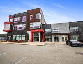 17775 Rue Des Gouverneurs, Sainte-anne-des-plaines, QC à louer Photo intérieure- Image 1 de 4