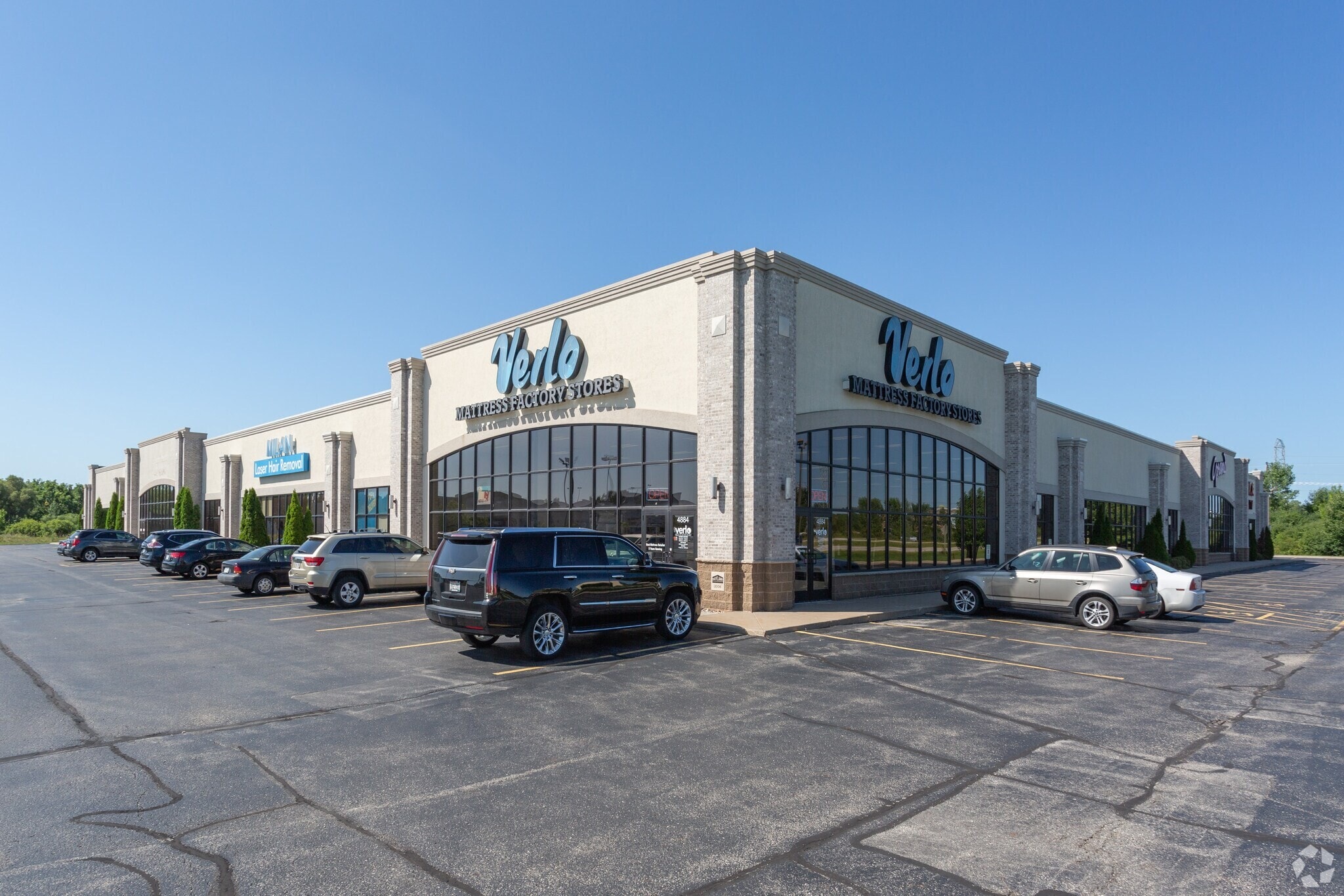 4884 W Lawrence St, Appleton, WI for lease Primary Photo- Image 1 of 2