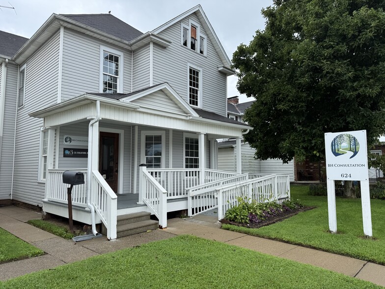 624 E Main St, Lancaster, OH for lease - Building Photo - Image 2 of 29