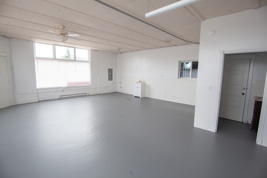 1200-1218 N Killingsworth St, Portland, OR for sale - Interior Photo - Image 2 of 27