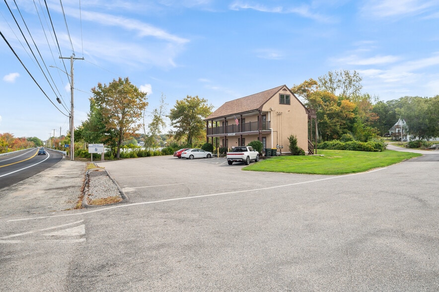 2 douglas Pike, Smithfield, RI for lease - Building Photo - Image 3 of 45