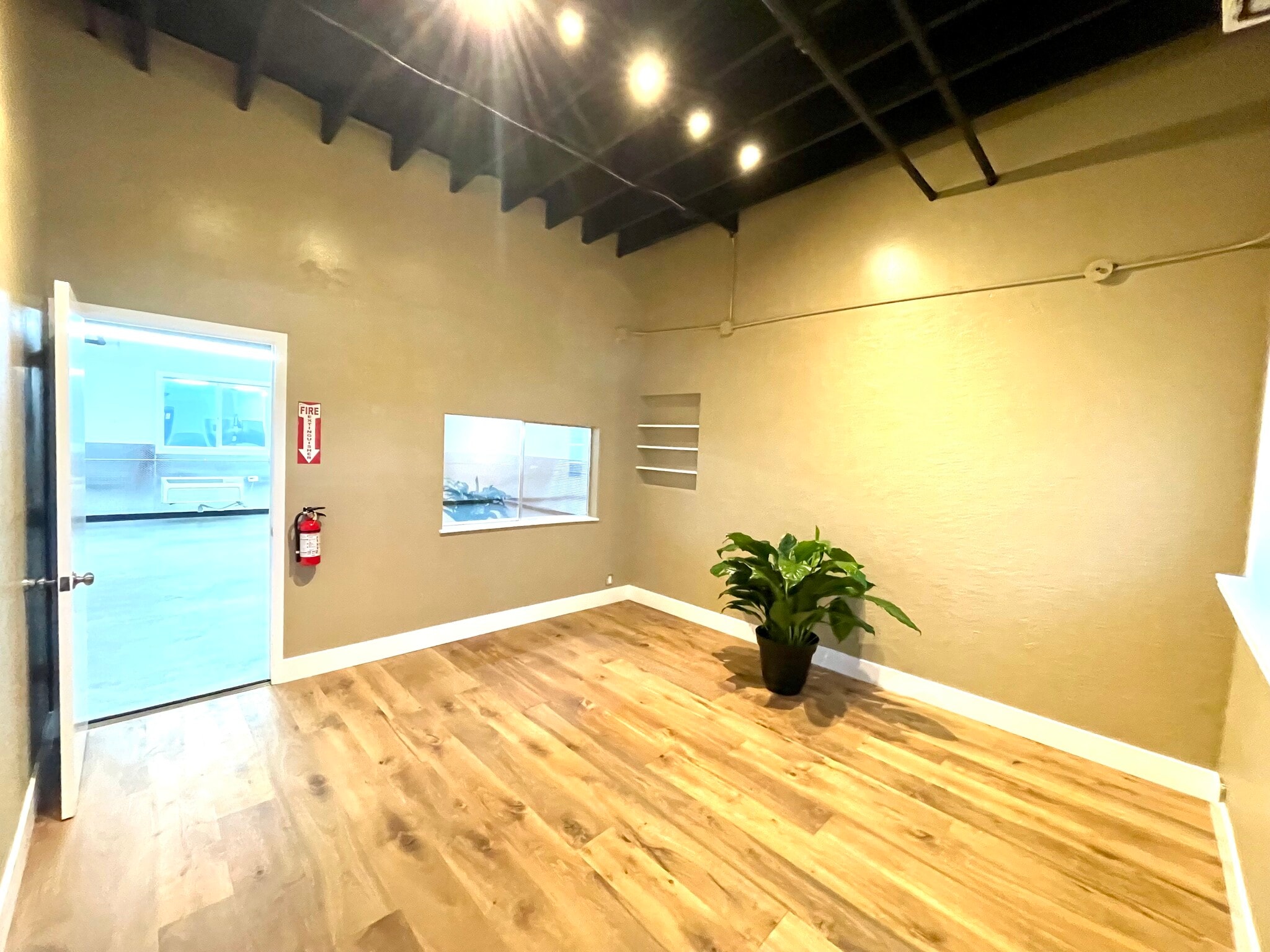 2560-2590 Lafayette St, Santa Clara, CA à louer Photo intérieure- Image 1 de 14