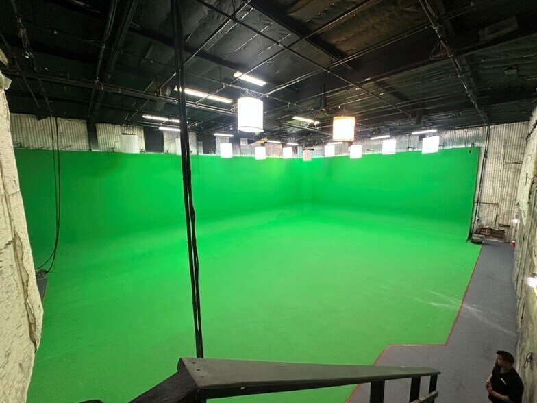 3050 N Lima St, Burbank, CA à louer - Photo intérieure - Image 2 de 3