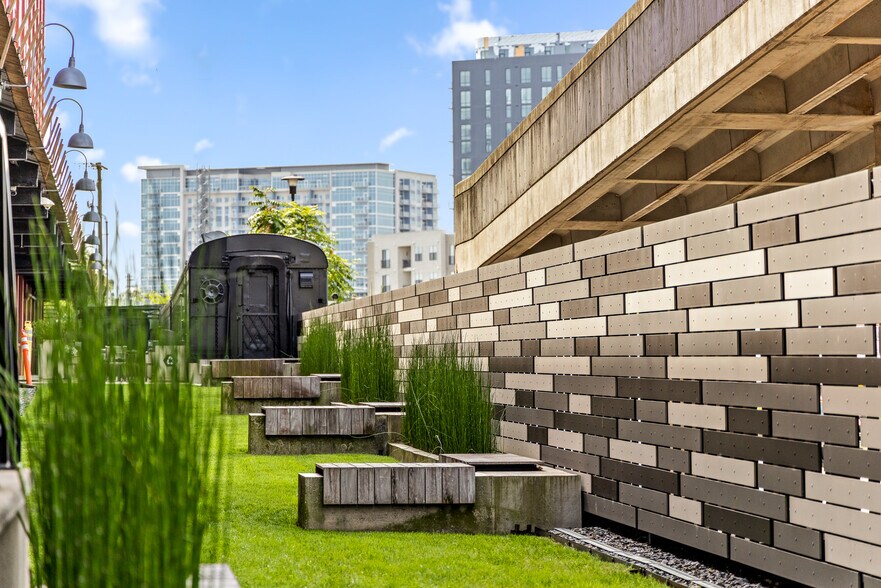 209 10th Ave S, Nashville, TN à louer - Photo du bâtiment - Image 2 de 8