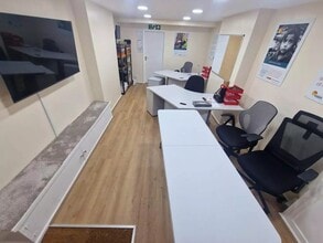 13 Francis St, Leicester for lease Interior Photo- Image 1 of 9