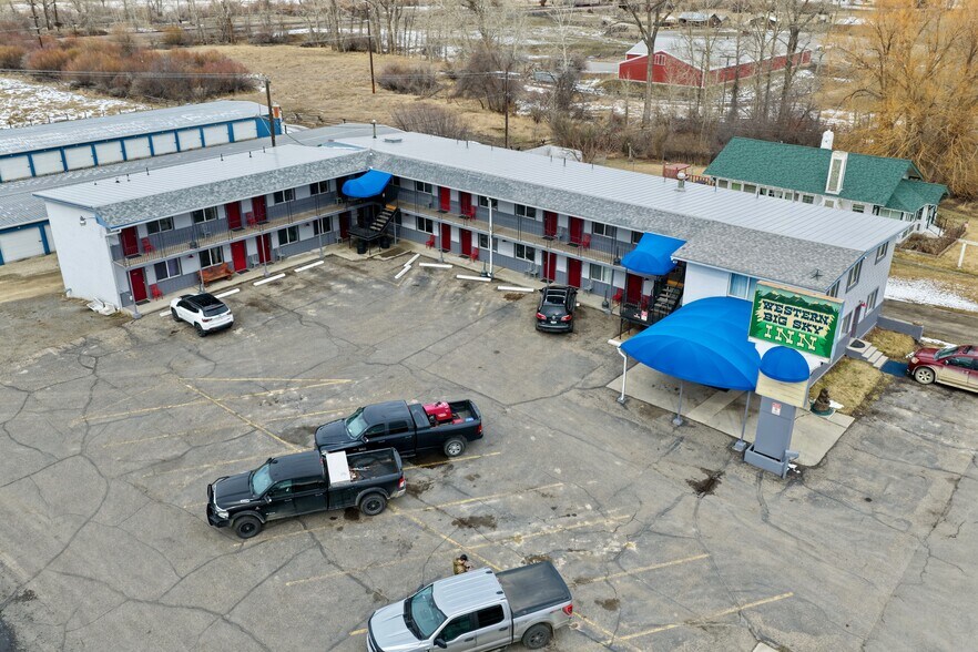 210 N Main St, Deer Lodge, MT à vendre - Photo du bâtiment - Image 2 de 24