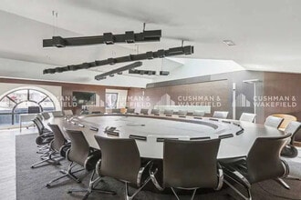 48 Rue La Pérouse, Paris for lease Interior Photo- Image 2 of 2