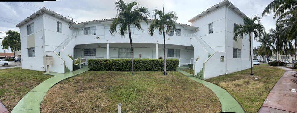 7130 Rue Versailles, Miami Beach, FL à vendre - Photo du bâtiment - Image 1 de 1