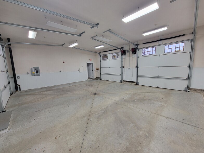 17 North Rd, Chelmsford, MA à louer - Photo intérieure - Image 2 de 15