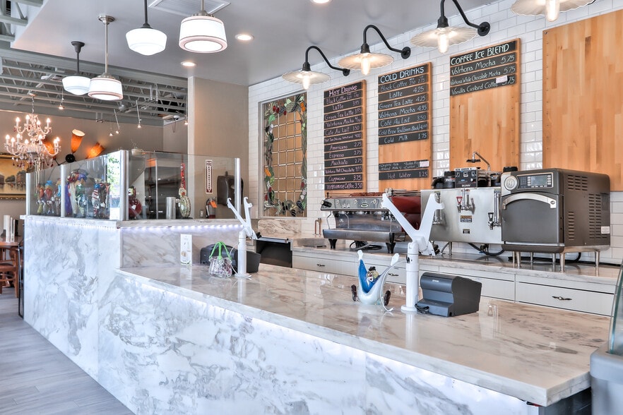 923 S Bascom Ave, San Jose, CA for sale - Interior Photo - Image 2 of 15