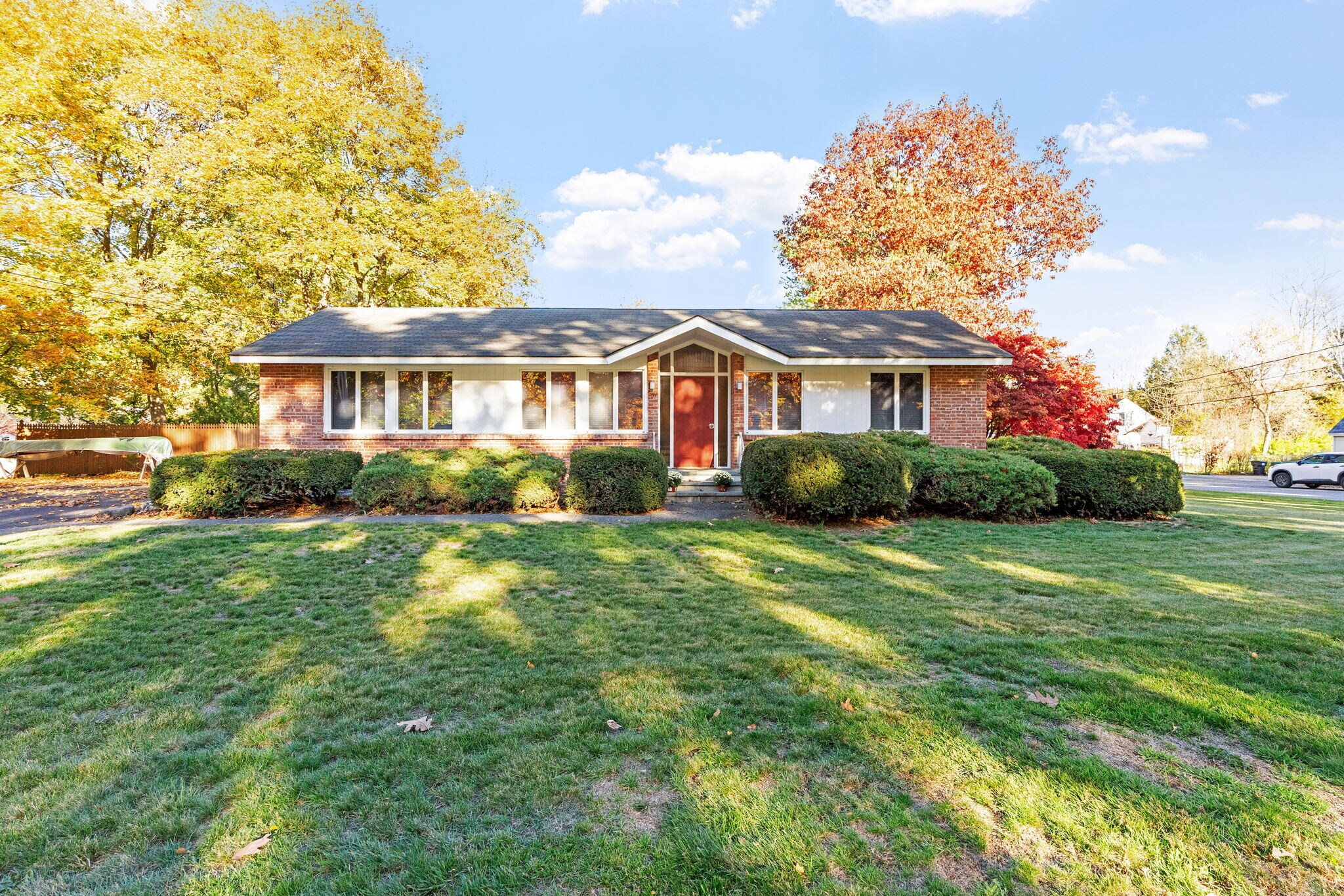 6 Arbor Dr, Glens Falls, NY à vendre Photo principale- Image 1 de 8