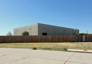 Plus de détails pour 2501 Mayes Rd, Carrollton, TX - Industriel à louer