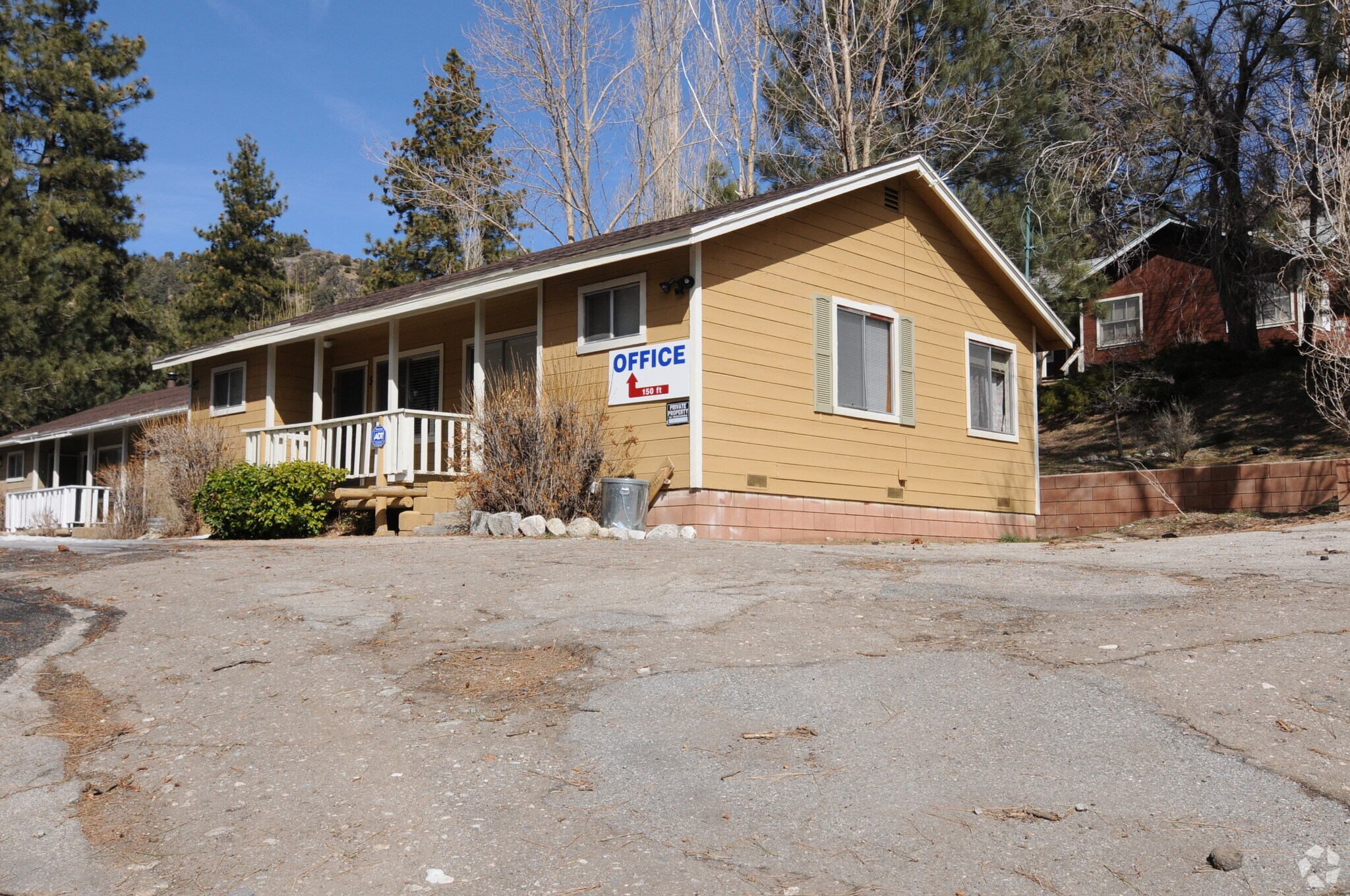 1054-1098 State Highway 2, Wrightwood, CA à vendre Photo du bâtiment- Image 1 de 79
