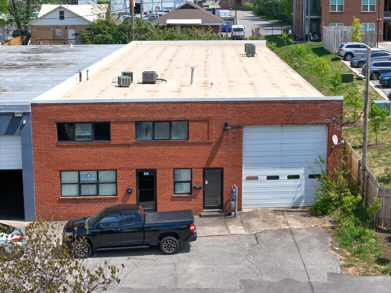 819 Porter Pl, Lexington, KY for lease - Building Photo - Image 1 of 18