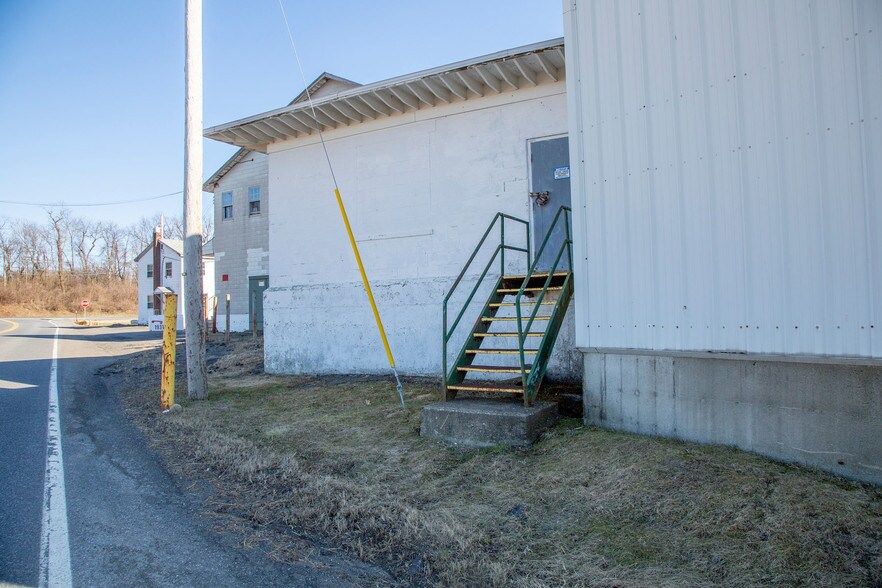 1931 Route 9, Clermont, NY à vendre - Photo du bâtiment - Image 2 de 27