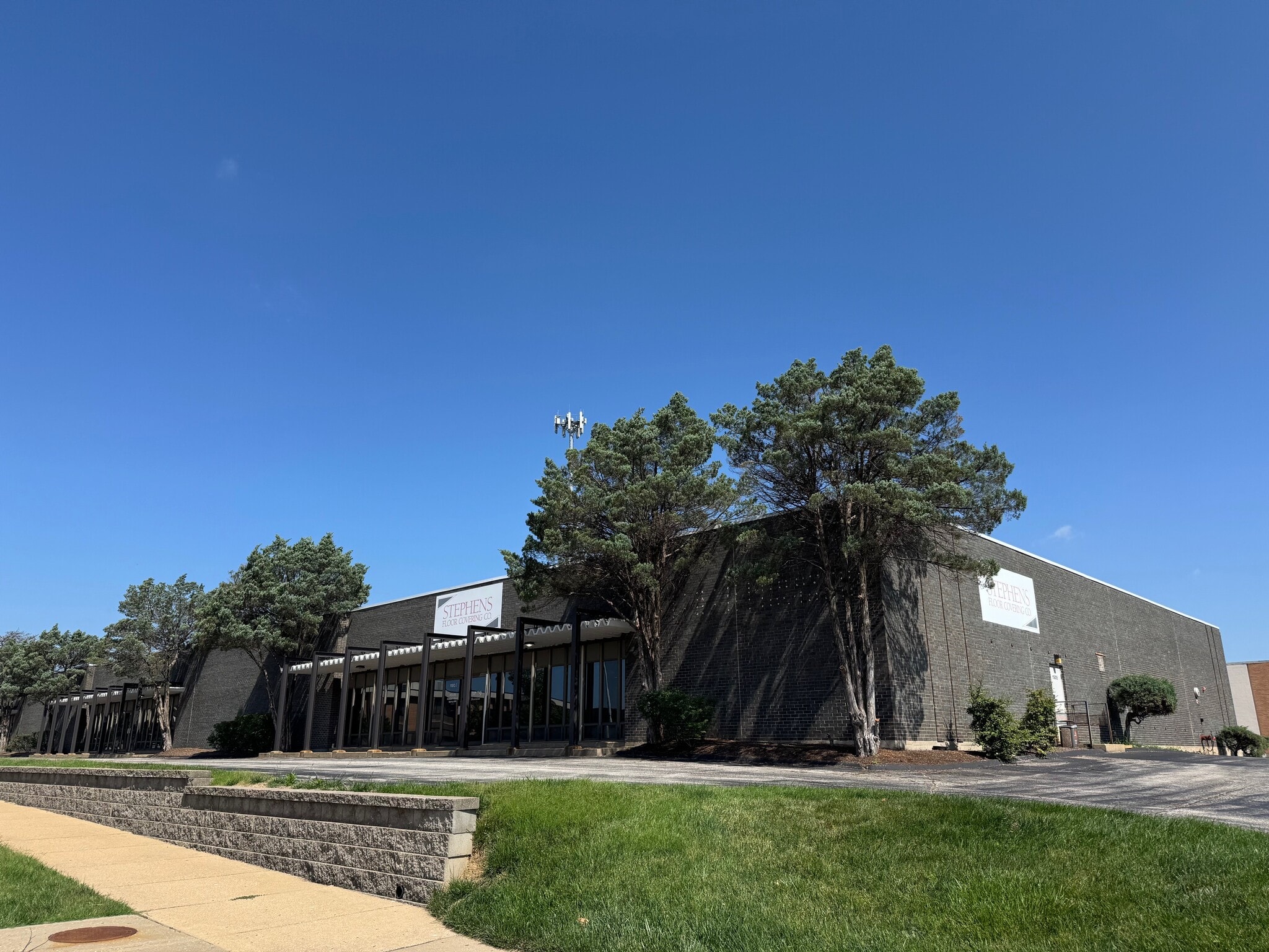 11805-11821 Westline Industrial Dr, Maryland Heights, MO for lease Building Photo- Image 1 of 5