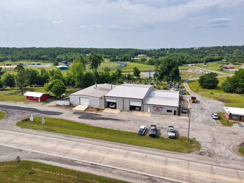 315 Parkway, Haileyville, OK for sale - Primary Photo - Image 1 of 18