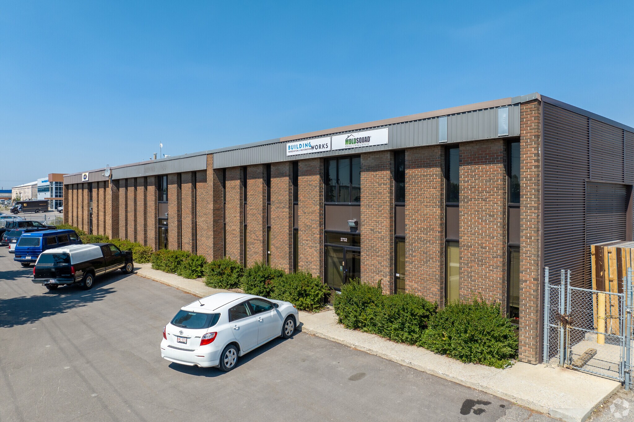 2720 5 Av NE, Calgary, AB for sale Primary Photo- Image 1 of 1