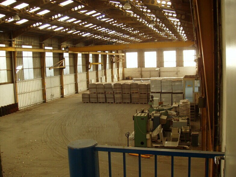 Industrial in Arles for sale - Building Photo - Image 3 of 5