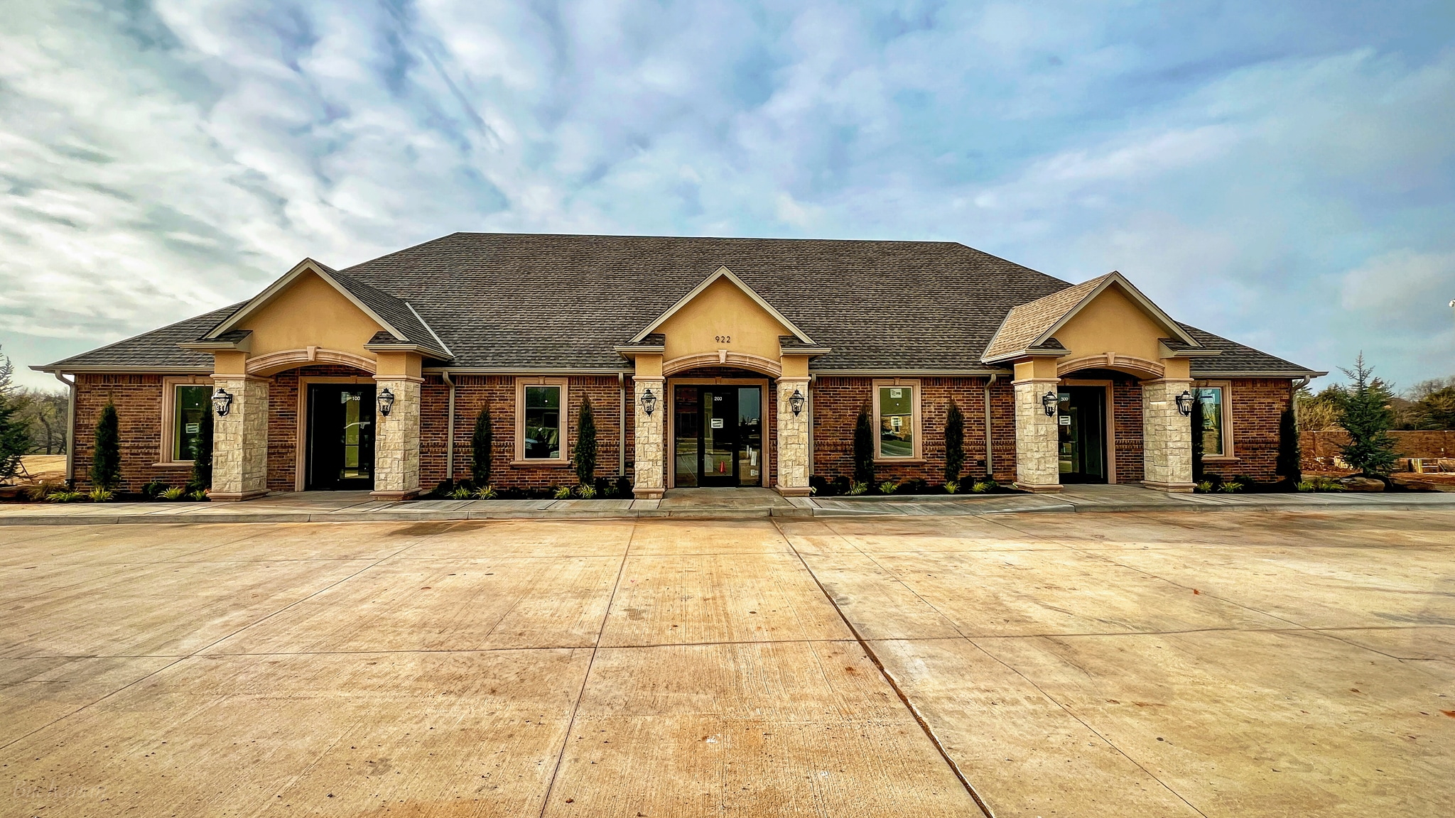 922 SW 107th St, Oklahoma City, OK for lease Primary Photo- Image 1 of 3