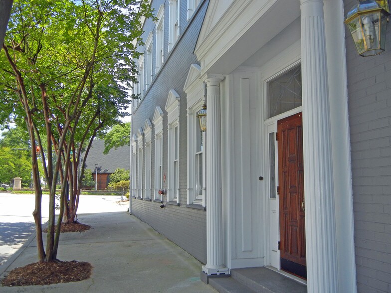 330 E coffee St, Greenville, SC à louer - Photo du bâtiment - Image 2 de 21