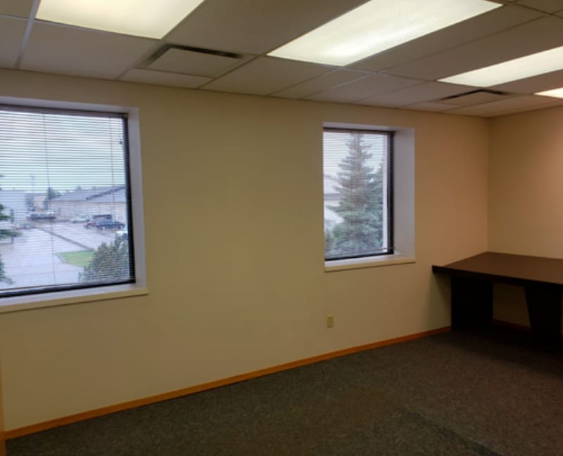 10783-10785 180th St NW, Edmonton, AB à louer Photo intérieure- Image 1 de 3