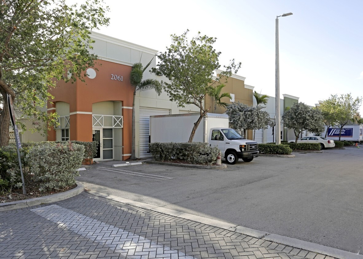 2061 NW 112th Ave, Miami, FL à louer Photo intérieure- Image 1 de 2