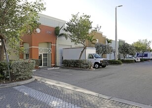 2061 NW 112th Ave, Miami, FL à louer Photo intérieure- Image 1 de 2