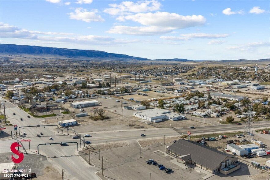 4113 W Yellowstone Hwy, Casper, WY à vendre - Photo du bâtiment - Image 3 de 63