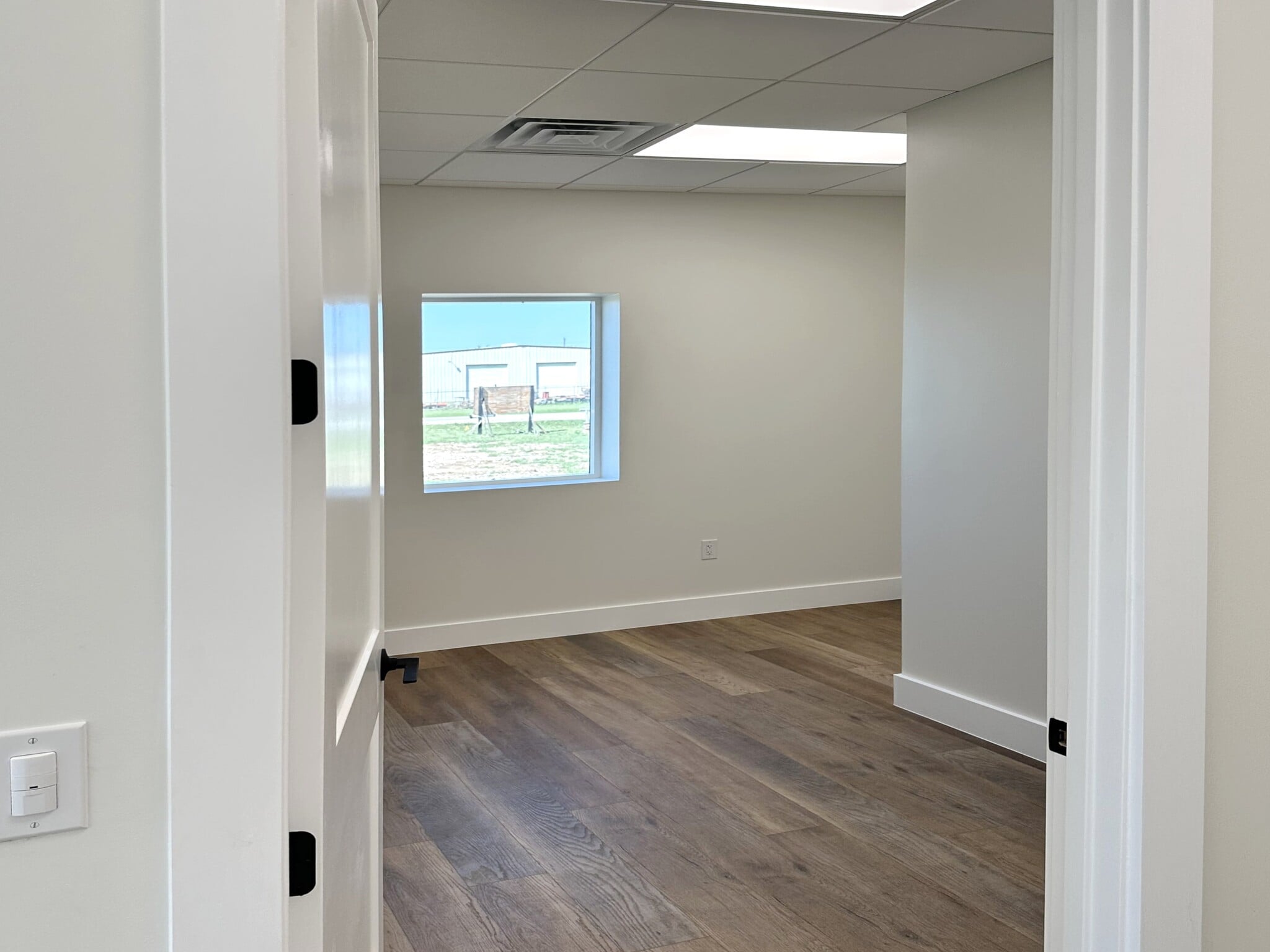 1704 Westair, Gainesville, TX for sale Interior Photo- Image 1 of 17