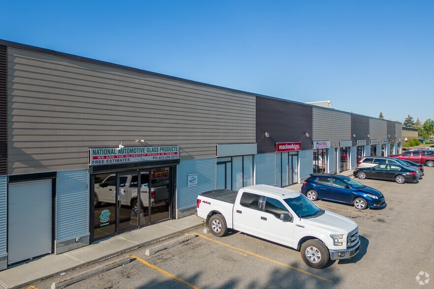 1935 30th Ave NE, Calgary, AB for sale - Primary Photo - Image 1 of 1