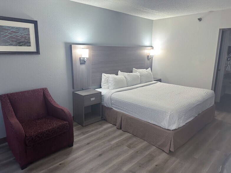 3836 E Mulberry St portefeuille de 2 propriétés à vendre sur LoopNet.ca - Photo du bâtiment - Image 2 de 31
