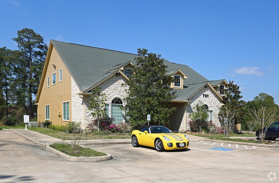 701 N Loop 336 E, Conroe, TX for lease - Primary Photo - Image 1 of 6