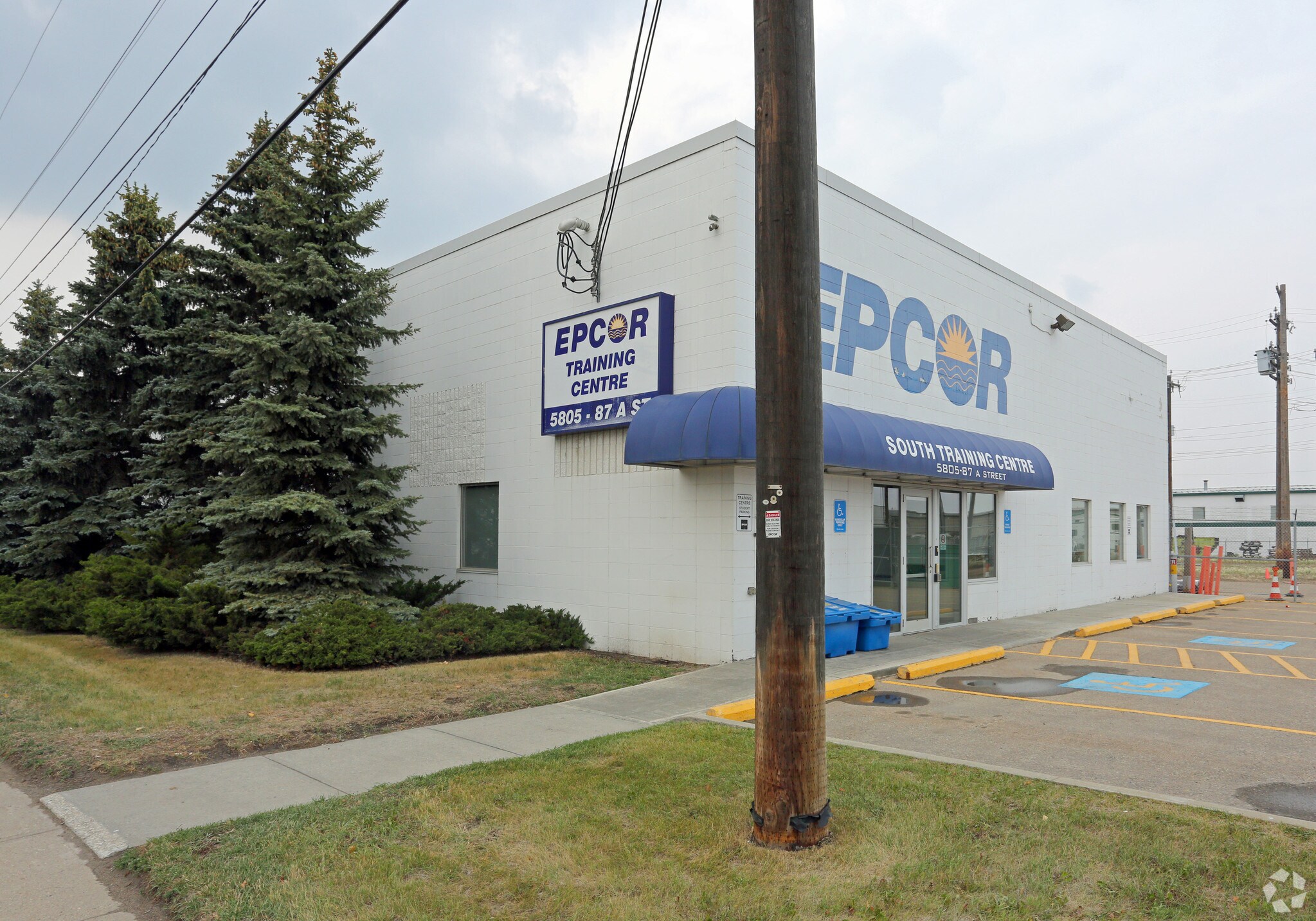 5805 87A St NW, Edmonton, AB à vendre Photo principale- Image 1 de 1