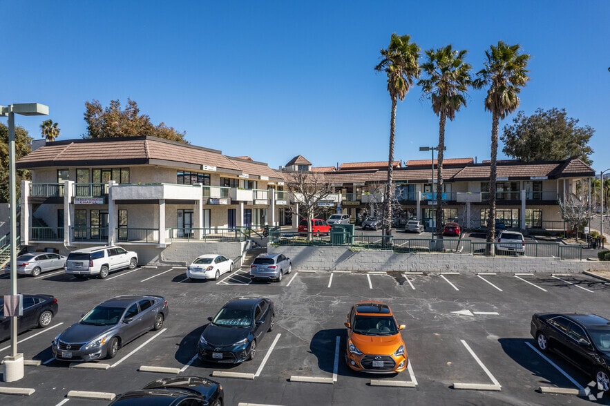 18333 Dolan Way, Santa Clarita, CA for lease - Building Photo - Image 2 of 7