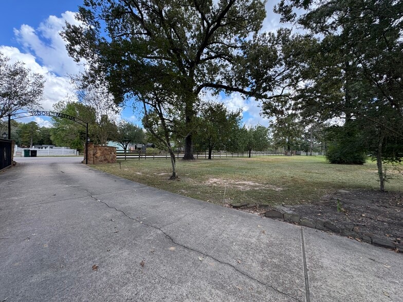 8911 West Ln, Magnolia, TX for lease - Building Photo - Image 3 of 18