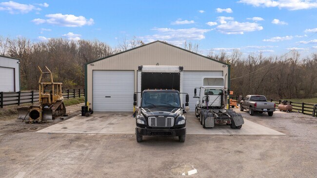 More details for 321 Reynolds Rd, Glasgow, KY - Industrial for Sale