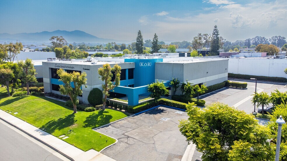 5 Vanderbilt, Irvine, CA à vendre - Photo du bâtiment - Image 3 de 9