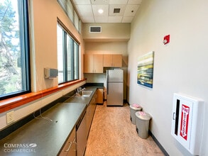 2796 NW Clearwater Dr, Bend, OR à louer Photo intérieure- Image 2 de 5